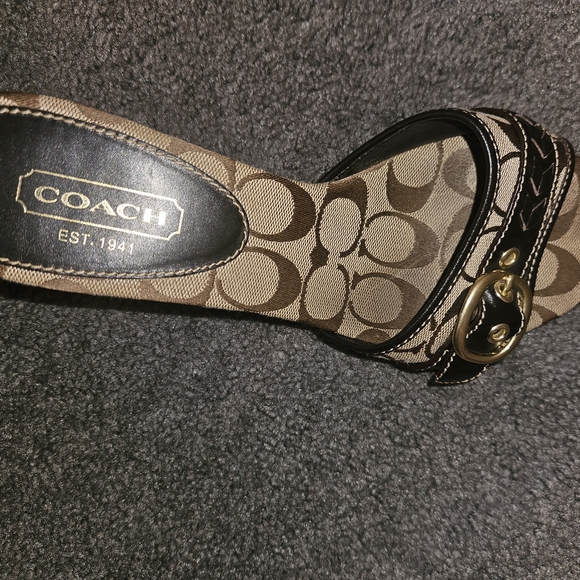 Coach Tan Signature Canvas Slide Sandals with Black Leather Trim - Picture 4 of 6